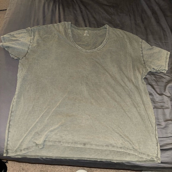 Old Navy Distressed TShirt - Picture 1 of 2